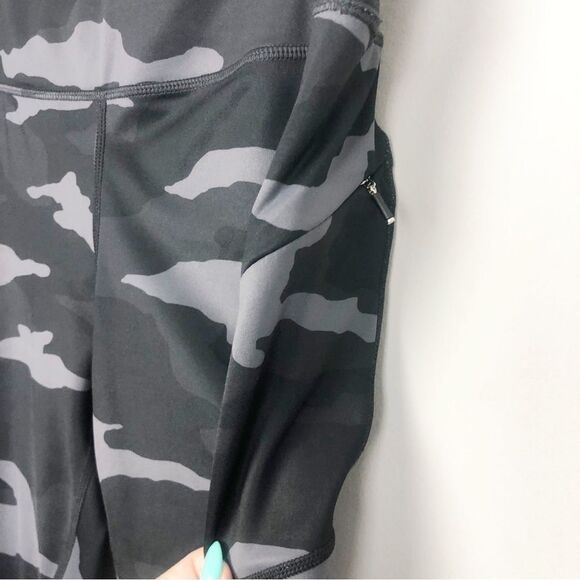 ATHLETA | Camo Contender 7/8 Compression Leggings Black Gray Women’s Size Small - Picture 6 of 13